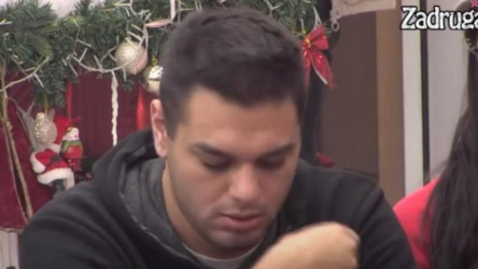 NAVIKAO DA BUDE U CENTRU PAŽNJE Adam Đogani šokirao zadrugare, rekao da hoće da ide kući: ŽAO MI JE SAMO ZBOG PARA