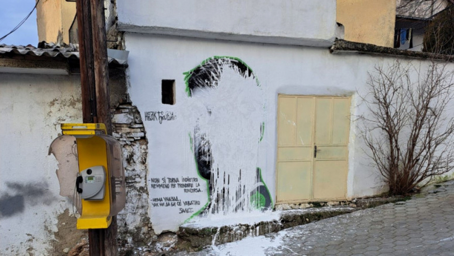 ŠIPTARI UDARILI NA NOLETA Uništen mural sa Đokovićevim likom u Orahovcu!