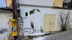 ŠIPTARI UDARILI NA NOLETA Uništen mural sa Đokovićevim likom u Orahovcu!