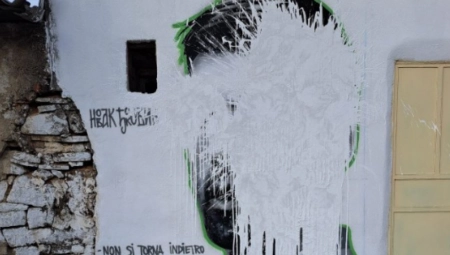 "NEMAJU SVOJE, PA UNIŠTAVAJU TUĐE" Oglasio se Petar Petković nakon varvarskog čina Kurtijevih huligana (FOTO)