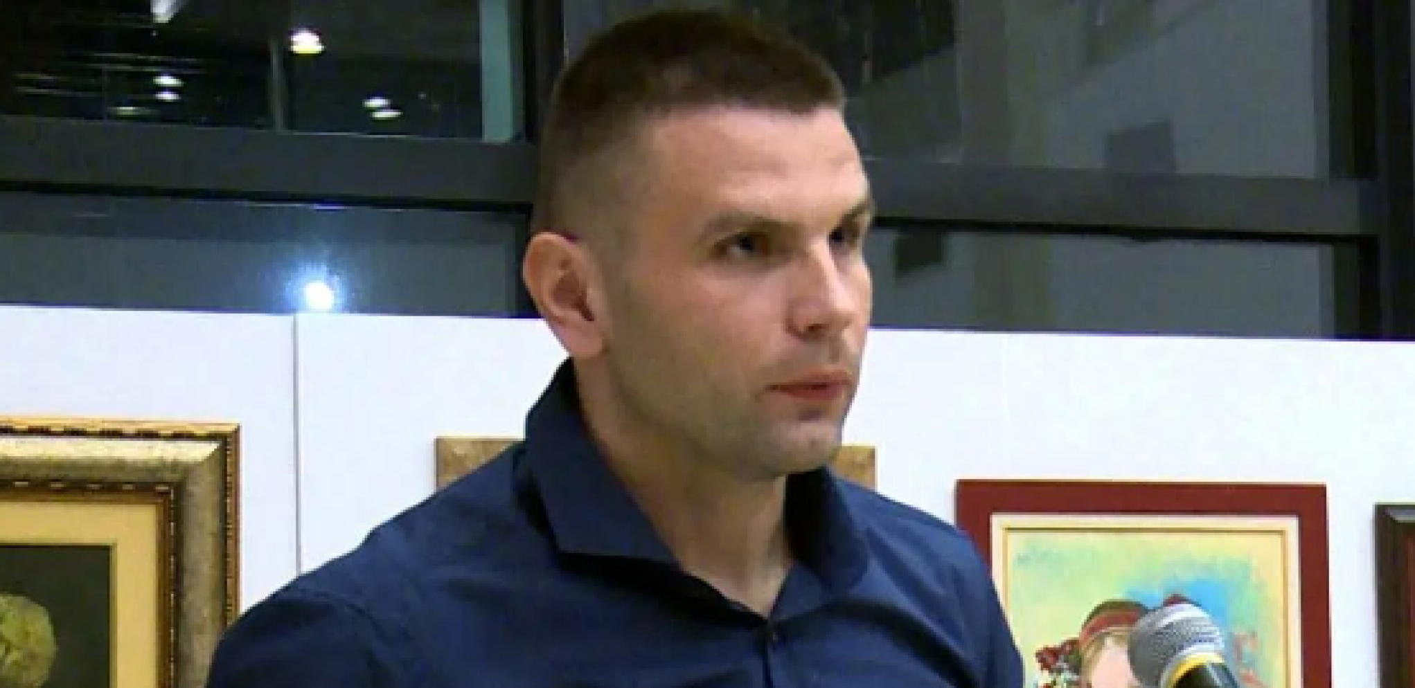 POLICAJAC OBJAVIO KNJIGU PESAMA O SRPSKIM HEROJIMA Promociju posvetio teško bolesnom kolegi (FOTO)