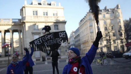 FRANCUSKA PRED TOTALNIM KOLAPSOM! Makron pod pritiskom, krenuo novi talas nezadovoljstva