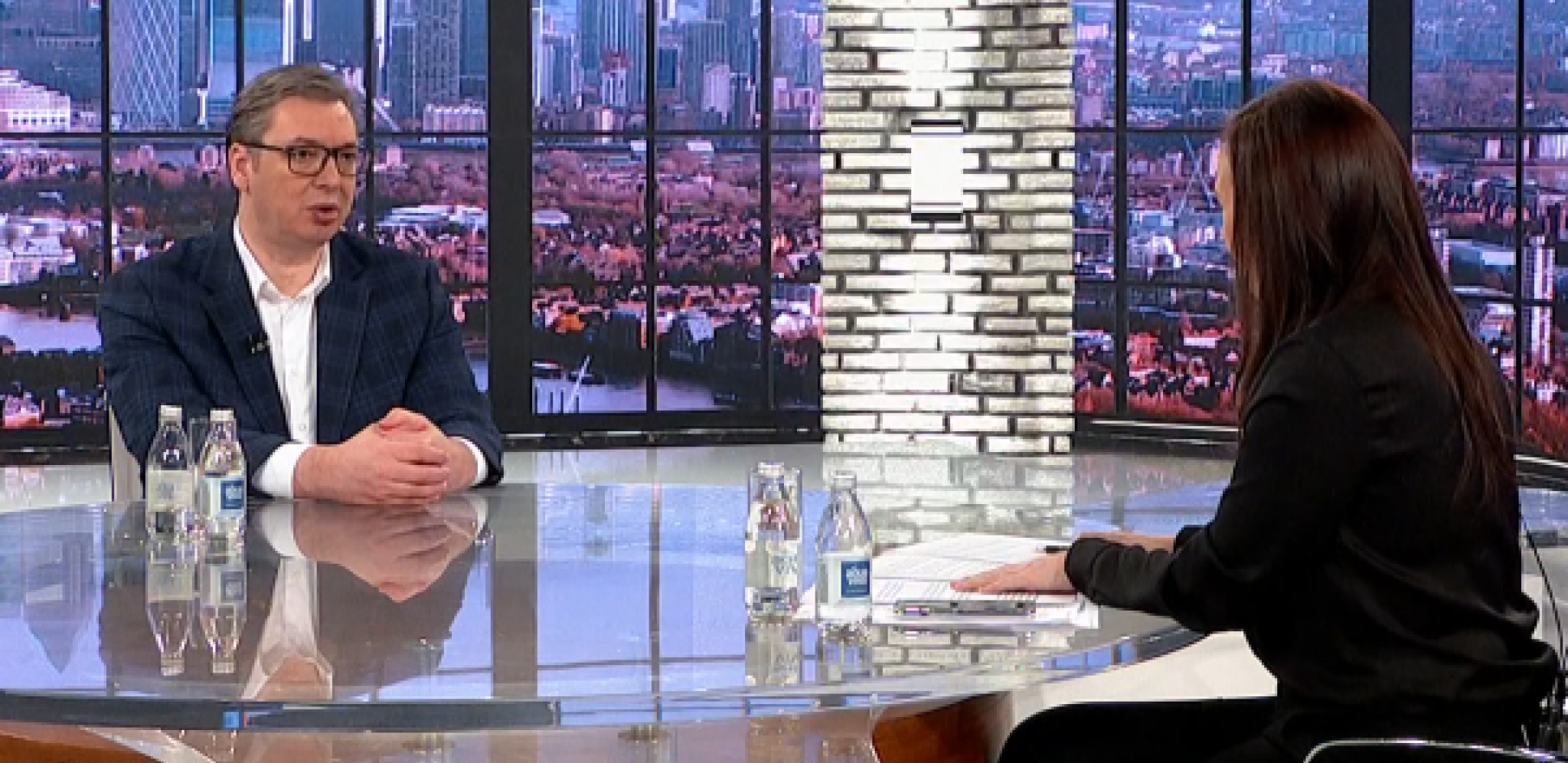 PREDSEDNIK DEMANTOVAO ČAK 24 ČINJENIČNE LAŽI! Vučić: Jeste li videli da se bilo ko zacrveneo? Niko nije rekao izvinite!