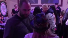 PONOVO SA MAJE NA ŽANU Zvezdan ne odustaje, pa opet prilazi zadrugarki: "KAKO SE NISMO UPOZNALI RANIJE?"