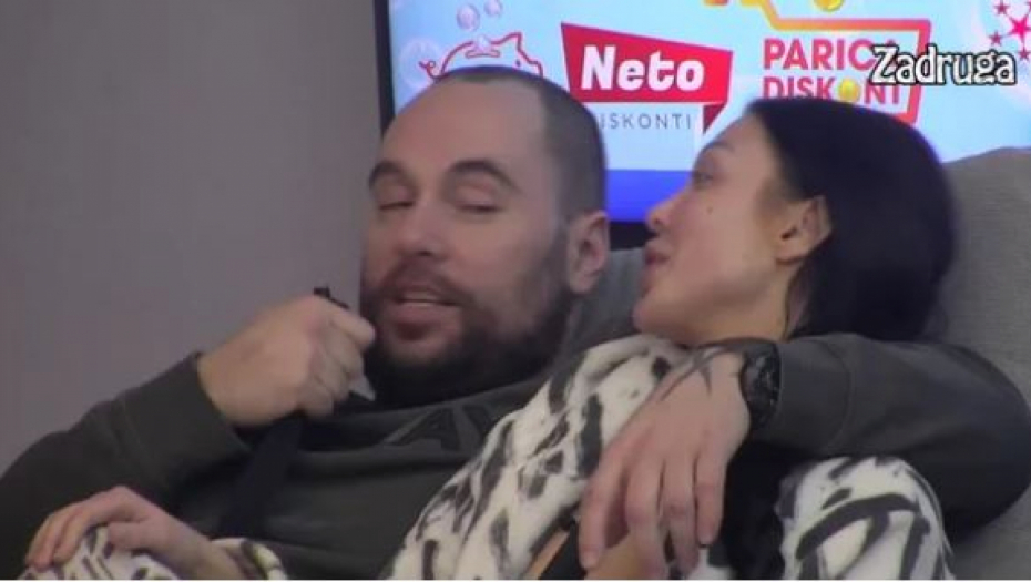 PIJAN SPOPADA ZADRUGARKE Zvezdan ne prestaje da pravi haos po "beloj kući", vulgarnostima nikada kraja: MAJO, KRLJNUĆU TI ŽVAKU!