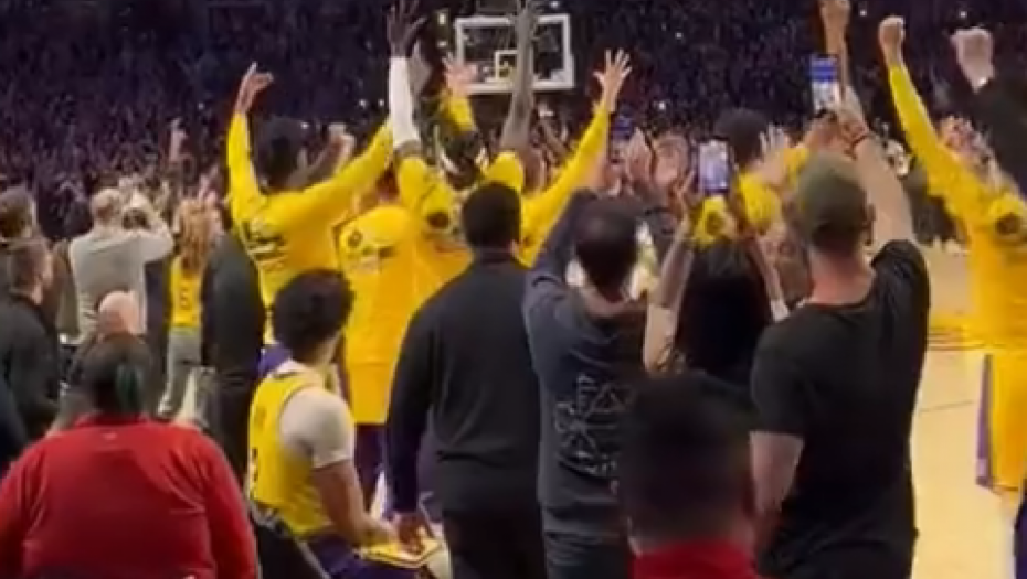 NOŽ U LEĐA ZA LEBRONA Izdaja godine: Samo jedan saigrač nije slavio Džejmsov ulazak u večnost (VIDEO)