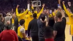 NOŽ U LEĐA ZA LEBRONA Izdaja godine: Samo jedan saigrač nije slavio Džejmsov ulazak u večnost (VIDEO)