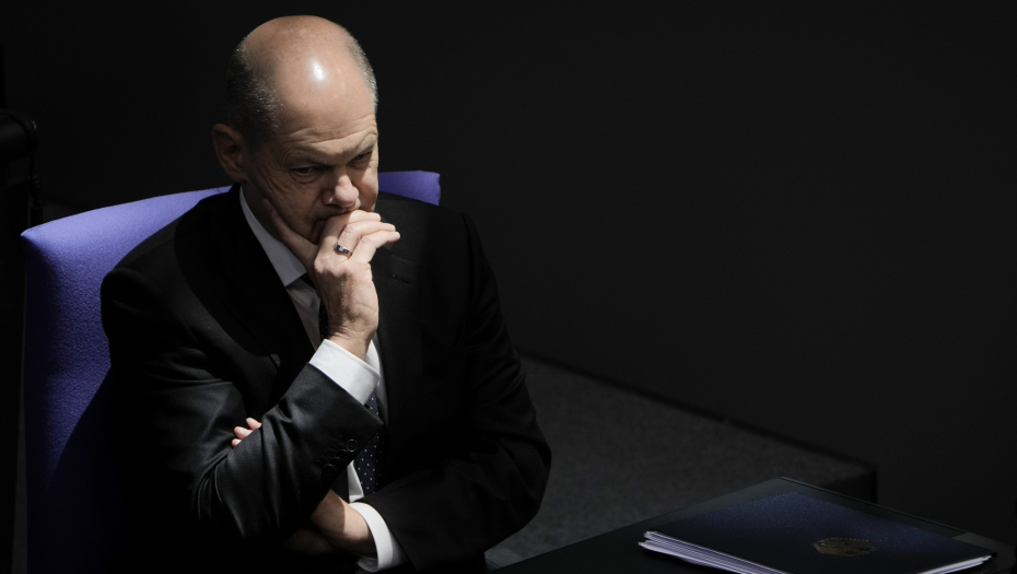 RASTE ZABRINUTOST Oglasio se Šolc