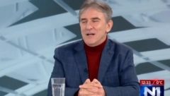 DEMANTOVANE VIŠEGODIŠNJE LAŽI OPOZICIJE I TAJKUNSKIH MEDIJA Šešelj nikad nije pio pivo, u SRS je vladala prohibicija! (VIDEO)