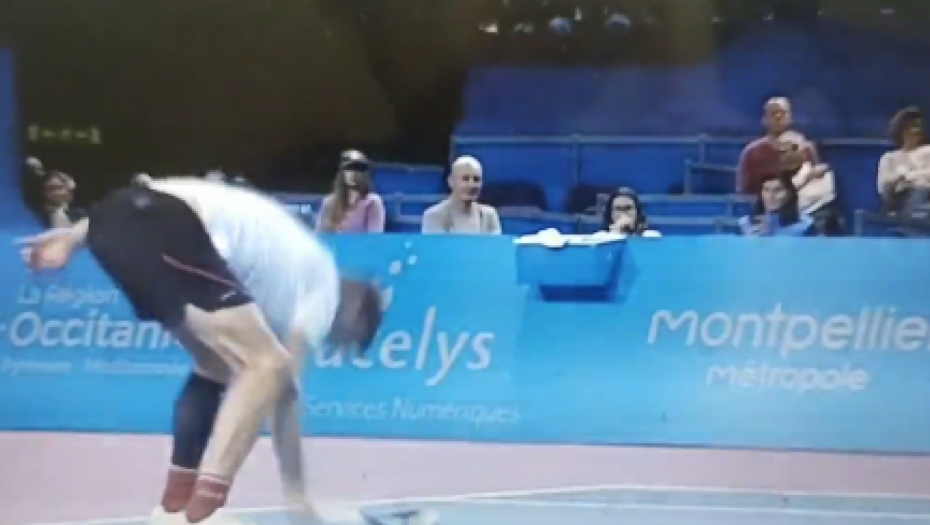 IMA VIŠE POLOMLJENIH REKETA NEGO POBEDA Kontroverzni teniser ide iz skandal u skandal: Ovo je  je***i sport