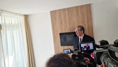 "IMATE TERETANU, ALI JA U NJU NE BIH UŠAO" Vučić obišao hotel, pa se našalio (FOTO/VIDEO)