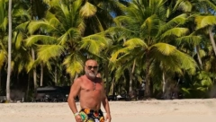 POPAJE, TI LI SI? Skinuo se Mile Kitić i šokirao OVIM potezom, žene poludele zbog jednog detalja (FOTO)