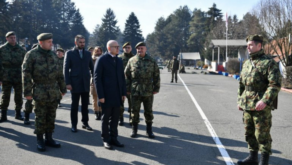 MINISTAR VUČEVIĆ OBIŠAO TREĆI CENTAR ZA OBUKU Razgovarano o ključnim zadacima i planovima