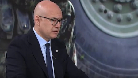 BOŠKO OBRADOVIĆ "PAO S MARSA" Njegova izjava nasmejala, pa zabrinula ministra odbrane Miloša Vučevića