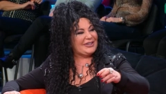 BEŽALA SAM OD KUĆE I PROBALA SVE I SVAŠTA Stoja je u detinjstvu bila problematična, pevačica i danas pamti batine koje je dobila od oca!