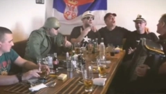 KAKO "GRAĐANSKA" OPOZICIJA POŠTUJE PRAVA LGBT U SRBIJI Bahati Sergej sa ekipom zapevao pesmu sa najgorim uvredama (VIDEO)