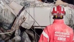 ČETVORO DECE ZAROBLJENO U RUŠEVINAMA Srušio se deo škole u Rumuniji, traga se za preživelima (FOTO)