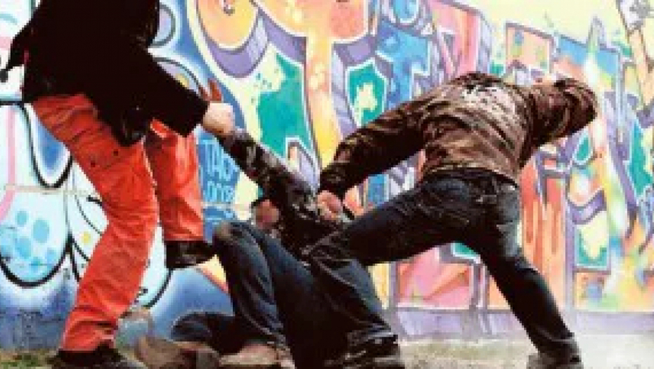 DEČAKA OD 14 GODINA ŠUTIRALI U GLAVU Novi slučaj vršnjačkog nasilja u Nišu užasnuo Srbiju