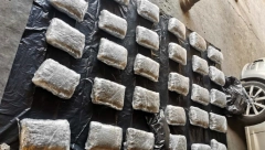 POLICIJSKA AKCIJA NA GRANIČNOM PRELAZU RIBARCI Dvojica Rumuna "pala" sa 40 kilograma droge!