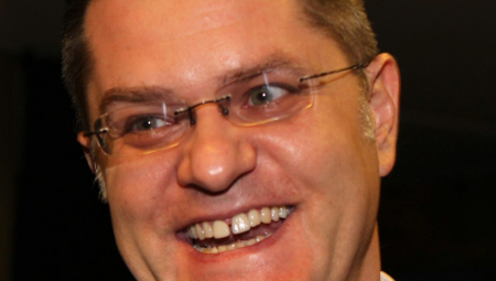 LEPO KAŽE VUČIĆ, AUTOPROJEKCIJA JE ČUDO Vuk Jeremić napadao Vučića za Klintona, a umešan je u mutne radnje s Bajdenovim sinom (VIDEO)