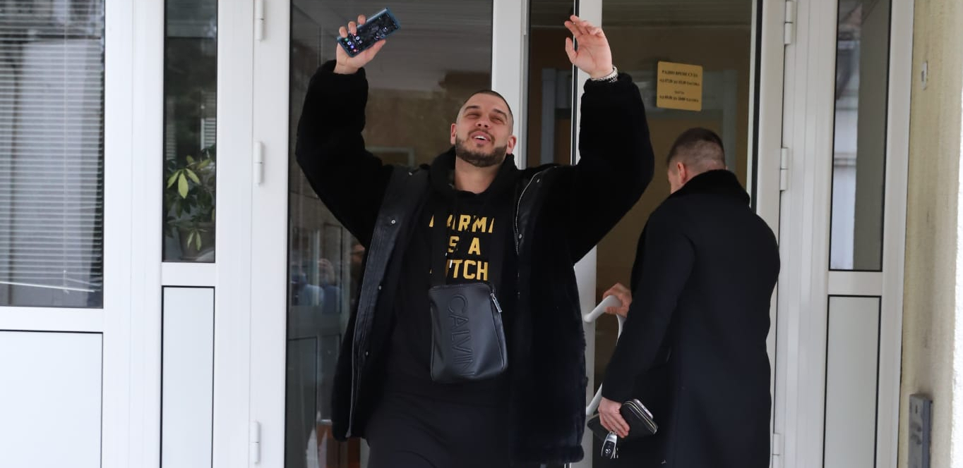 OŽENIO SAM JE I UZEO NJENO PREZIME Dejan nakon razvoda, odmah odveo verenicu kod matičara?