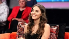 DŽEJLA ŠOKIRALA PRATIOCE SVOJIM NOVIM IZGLEDOM! Pevačica rešila da napravi malu korekciju na sebi (VIDEO)