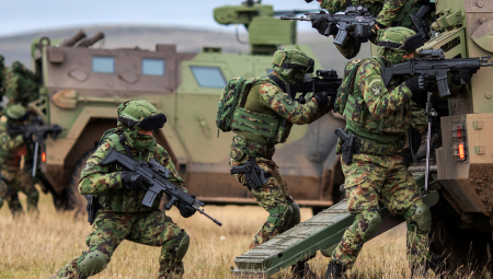 NOVI SPECIJALCI POJAČAĆE KOBRE, 63. I 72. BRIGADU Predsednik doneo odluku o pojačanju najelitnijih snaga na 5.000 pripadnika