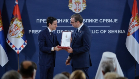 OMAŽ LEGENDI Predsednik Vučić posthumno odlikovao Sinišu Mihajlovića