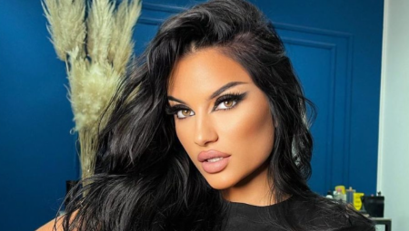 BARBARA BOBAK ŽESTOKO ISPROZIVALA KOLEGINICU KOJA SE SLIKALA GOLA Tviteraši su burno reagovali pa su pevačicu osudili što udara na gojazne ljude (FOTO)