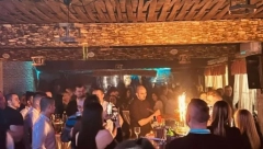 SLOBA PRIREDIO SUPRUZI IZNENAĐENJE Pevač je tokom nastupa uradio nešto neočekivano,  A OVO JE POVOD (FOTO)