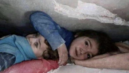 MALOJ HEROINI PRETI AMPUTACIJA NOGE! Potresna priča o devojčici koja je spasila brata