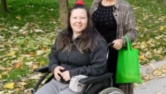 Dugovi je dotukli, živi od 100€ pomoći Pevačica nakon pokušaja samoubistva, ostala nepokretna