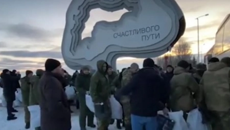 OSLOBOĐENO PREKO 100 RUSKIH ZAROBLJENIKA Sledeća stanica - Moskva (VIDEO)