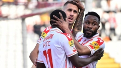 ZVEZDA SE IGRALA SA REDOVNOM MUŠTERIJOM Crveno-beli lako slavili u derbiju kola