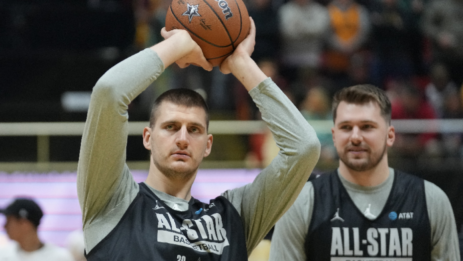 NAMERNO GURAJU SRBINA U DRUGI PLAN Ovako su Jokića pokušali da ponize, Nikola im forom pokvario odvratni plan