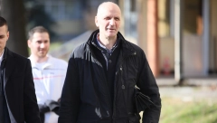 ŠARIĆEV BRANILAC SA NJIM NA OPTUŽENIČKOJ KLUPI Lazarević sa nanogicom stigao u Specijalni sud (FOTO)