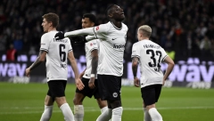 VRELO U BORBI ZA EVROPU Bajer deklasirao Hertu, bez pobednika u duelu Volfsburga i Ajntrahta