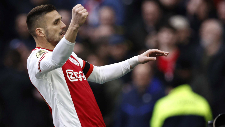 MORA NEKO DA MU KAŽE... Strašan udar na Tadića, teraju ga kao Ronalda: Napad na Srbina sa svih strana