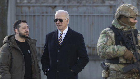 BAJDENOVA NOĆNA MORA Američki novinar: "U svetu raste poštovanje prema Putinu i Si Đinpingu"