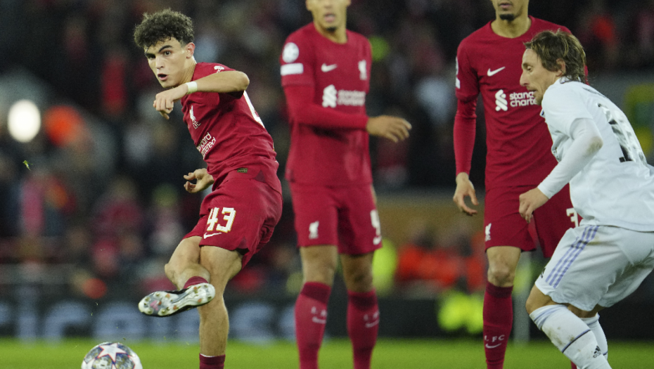 SRBIN JE VEĆ ZALUDEO SVET FUDBALA Stižu dve ponude za Bajčetića, velikani ne gube vreme