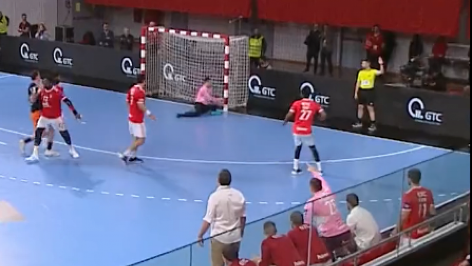 BOMBA IZ KORNERA Ovakav gol dugo nije viđen na rukometu - nestvarno (VIDEO)