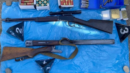 ODBACIO OPTUŽBE DA JE AUTOMATSKA PUŠKA NJEGOVA Ovako se branio Aleksa Janković pred sudom: ''Od policije bežao jer se uplašio''