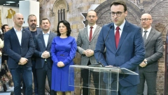 PETKOVIĆ POSETIO SAJAM TURIZMA Štand Kancelarije za KiM predstavlja riznicu naše južne pokrajine (FOTO)