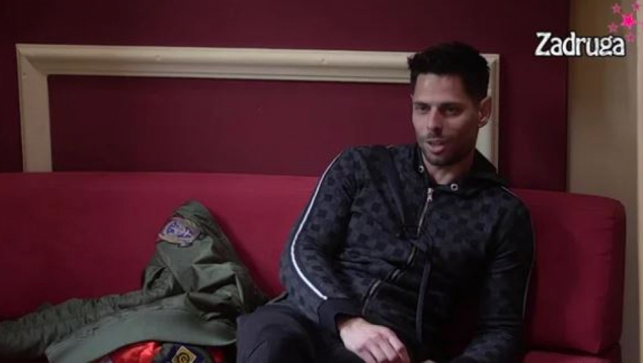 PREVARIO NACIJU? Isplivale eksplicitne fotografije zadrugara, a predstavljao se kao fin momak, neviđeni skandal