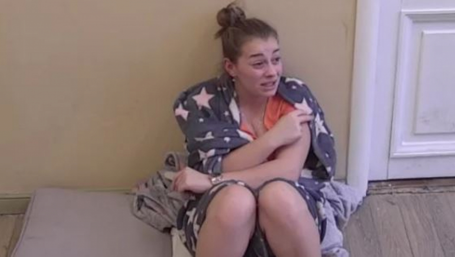 ŠOKANTNO SAZNANJE Otkriveno šta je Valentina radila sa Borom kad je mislila da ih niko ne vidi, usledile žestoke osude od zadrugara: Polupana si!