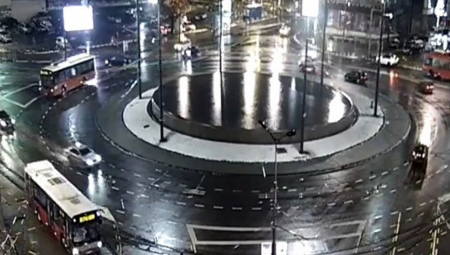 OVO MESTO U BEOGRADU JE NOĆNA MORA ZA VOZAČE Evo kako se pravilno vozi kružnim tokom na Slaviji