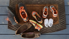 OBUĆU NIKAD NE OSTAVLJAJTE OVAKO Mnogi rade isto, a ne znaju da unose nesreću i bolest u kuću