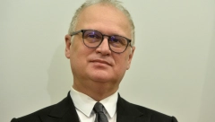 VESIĆ POZVAO GRAĐANE DA DOĐU SUTRA ISPRED SKUPŠTINE Skup “Srbija nade” je za sve bez obzira na političko opredeljenje