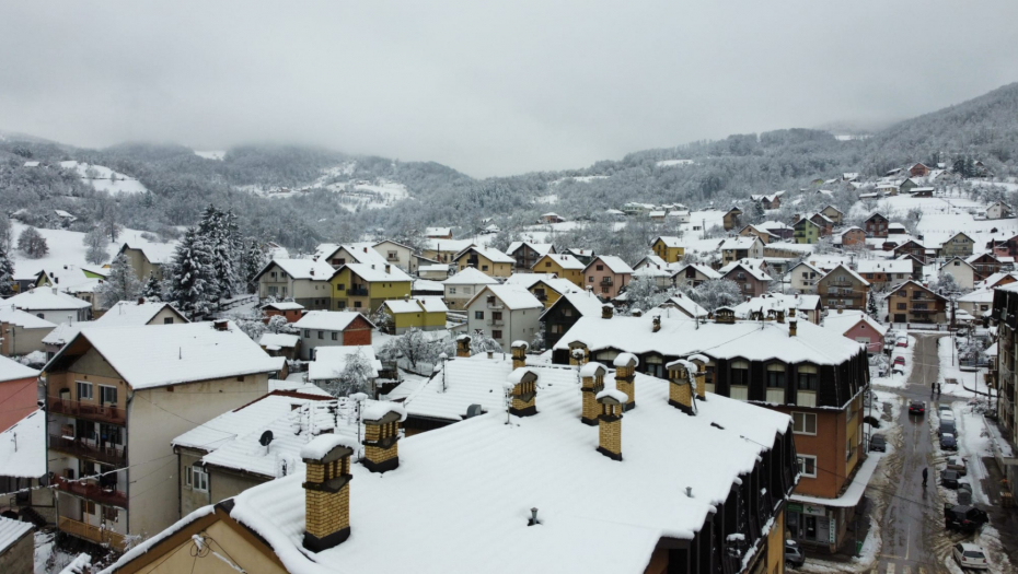 NEMA STRUJE U CELOJ OPŠTINI, ĐACI NE IDU U ŠKOLU Vanredna situacija u Prijepolju (FOTO)