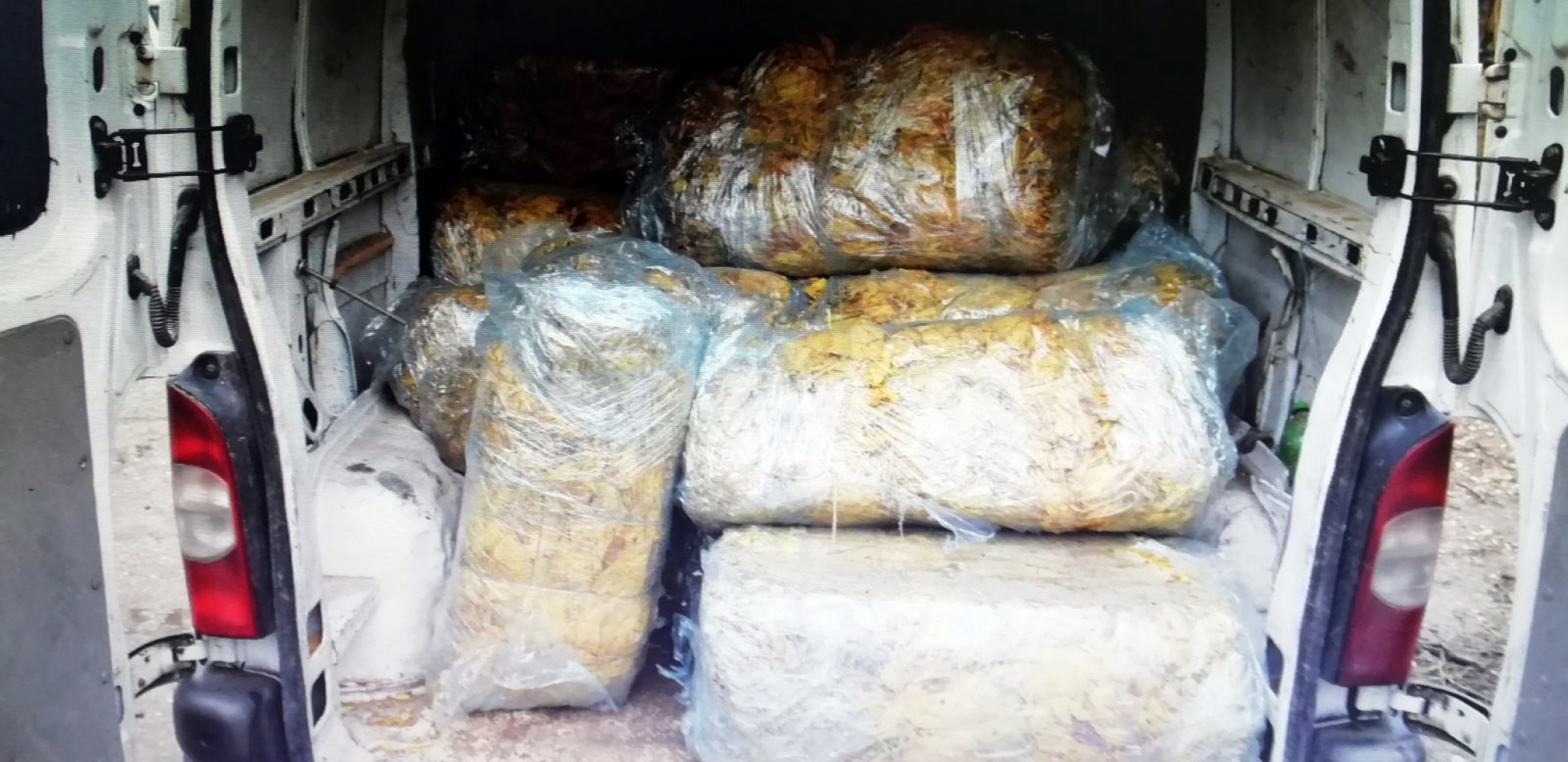 POLICIJA U ŠIMANOVCIMA ZAPLENILA 1.200 KILOGRAMA DUVANA Protiv osumnjičenog iz okoline Pančeva biće podneta krivična prijava